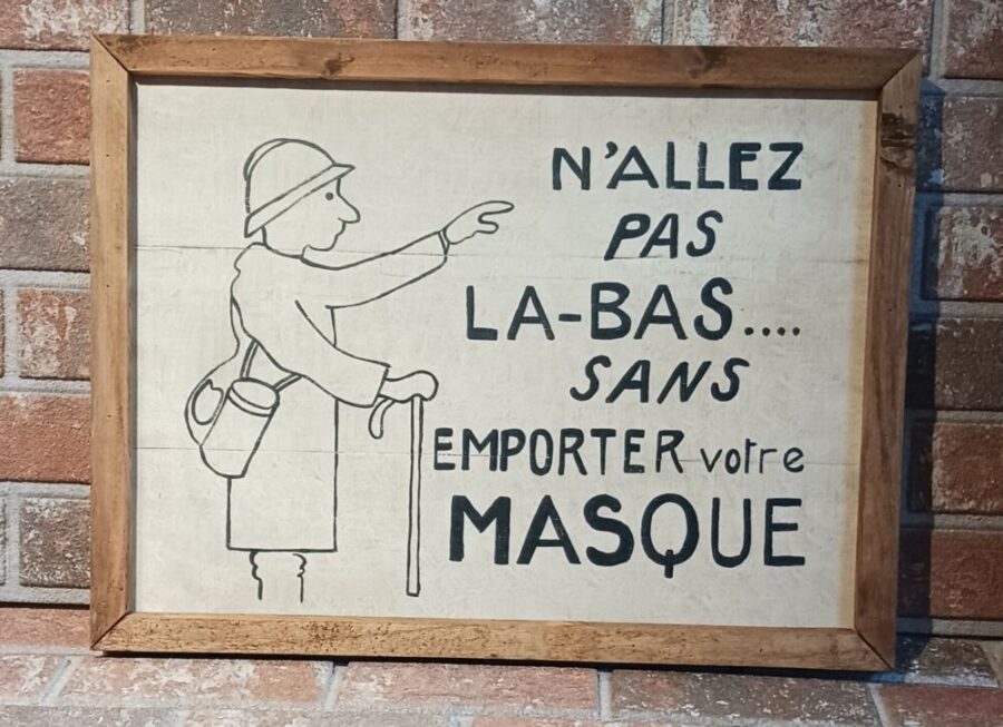 Panneau bois "N'allez pas… "